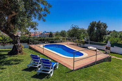 2419-217292-d4a7072701644bd18f6c9ffe77b802fa4