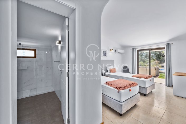 Image No.9-4 Bed Villa for sale