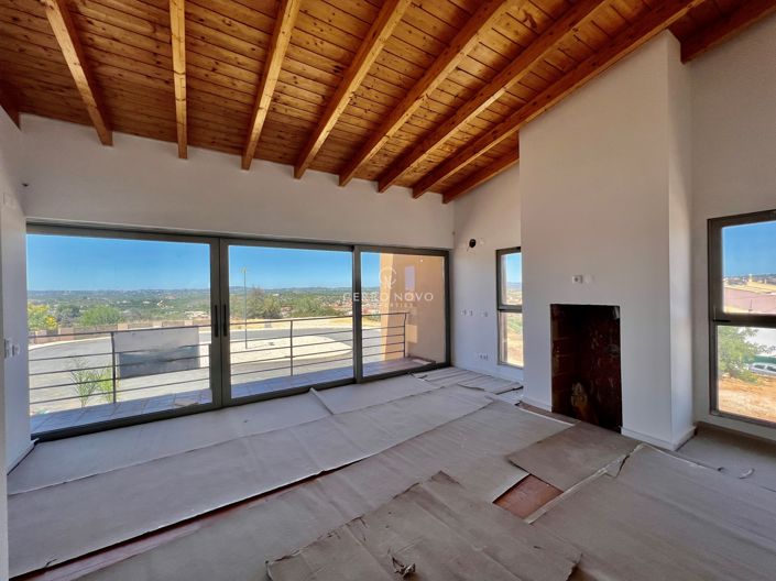 Image No.2-4 Bed Villa for sale