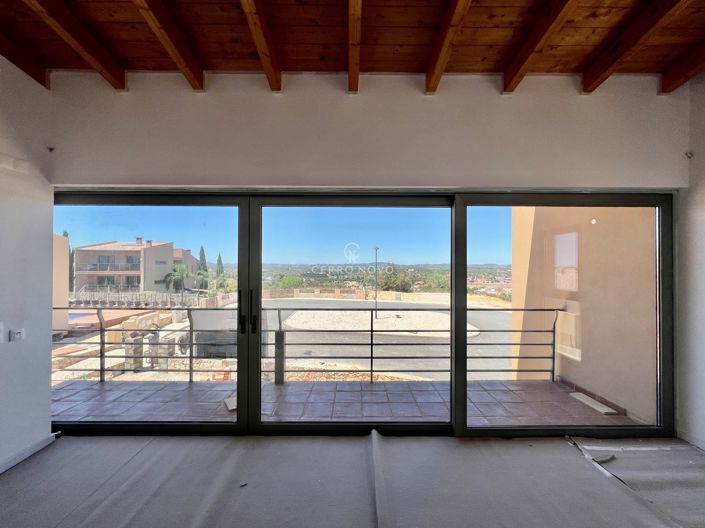 Image No.8-4 Bed Villa for sale