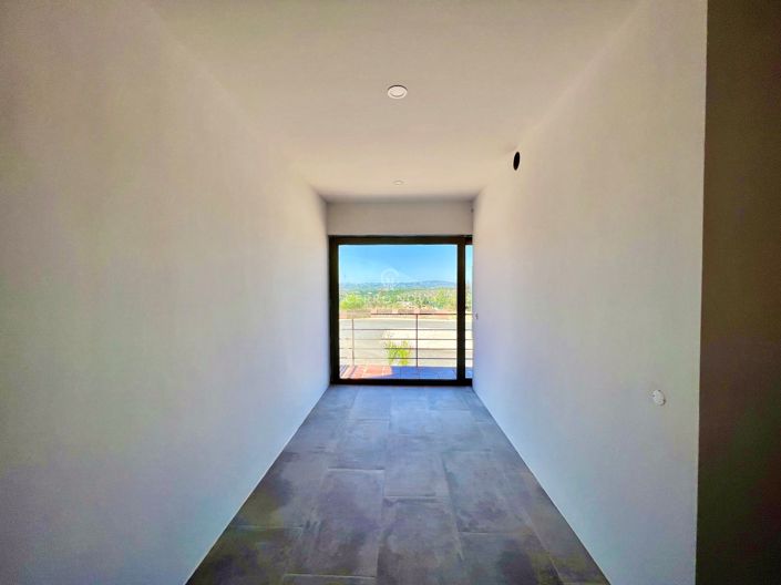 Image No.9-4 Bed Villa for sale