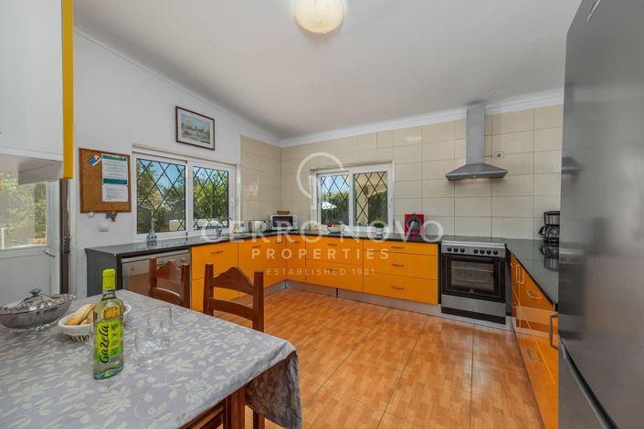 Image No.2-4 Bed Villa for sale
