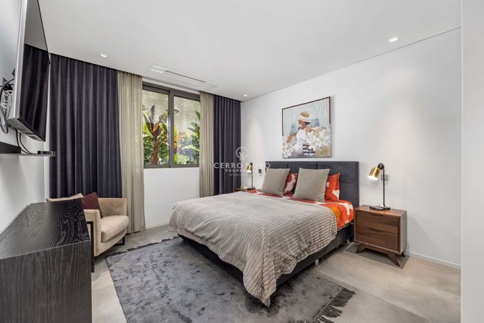 Image No.10-3 Bed Apartment for sale