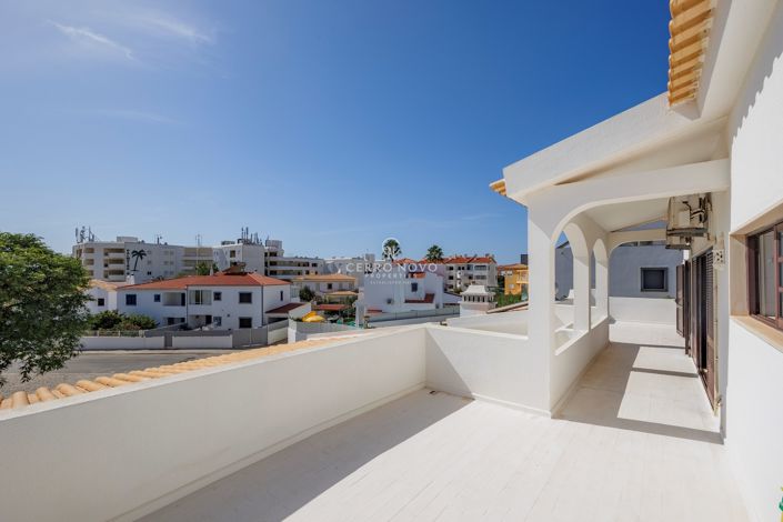 Image No.19-5 Bed Villa for sale