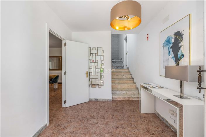 Image No.12-7 Bed Villa for sale