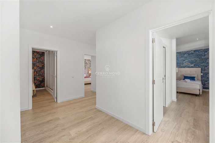 Image No.17-7 Bed Villa for sale