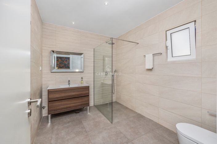 Image No.18-7 Bed Villa for sale