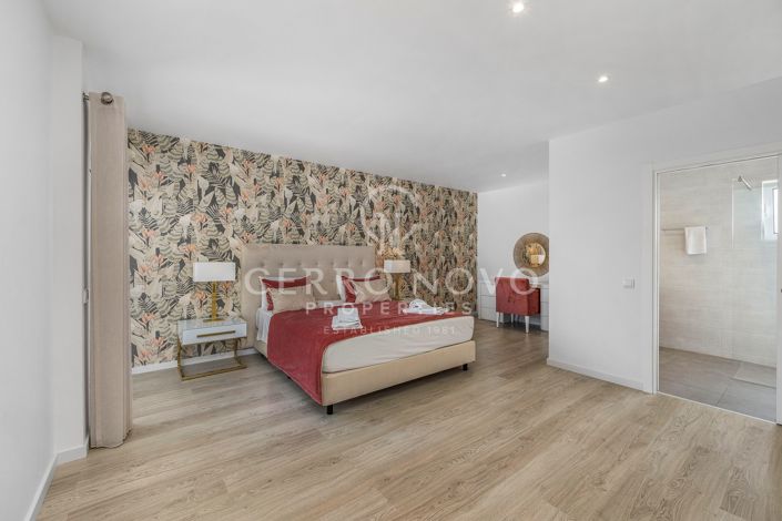 Image No.2-7 Bed Villa for sale