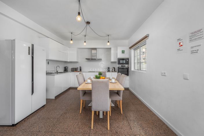 Image No.3-7 Bed Villa for sale