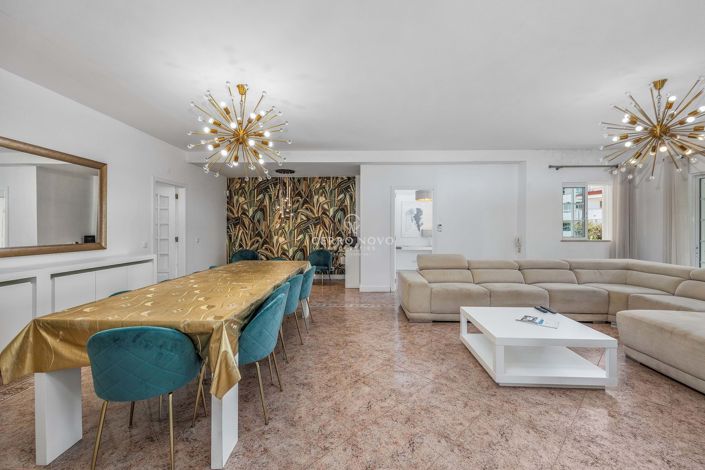 Image No.9-7 Bed Villa for sale