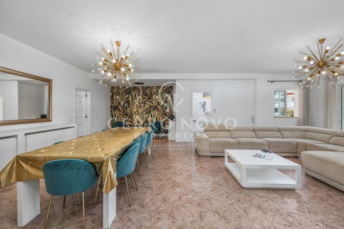 Image No.9-7 Bed Villa for sale