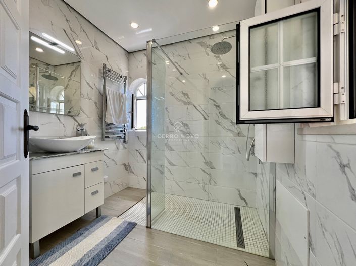 Image No.19-8 Bed Villa for sale