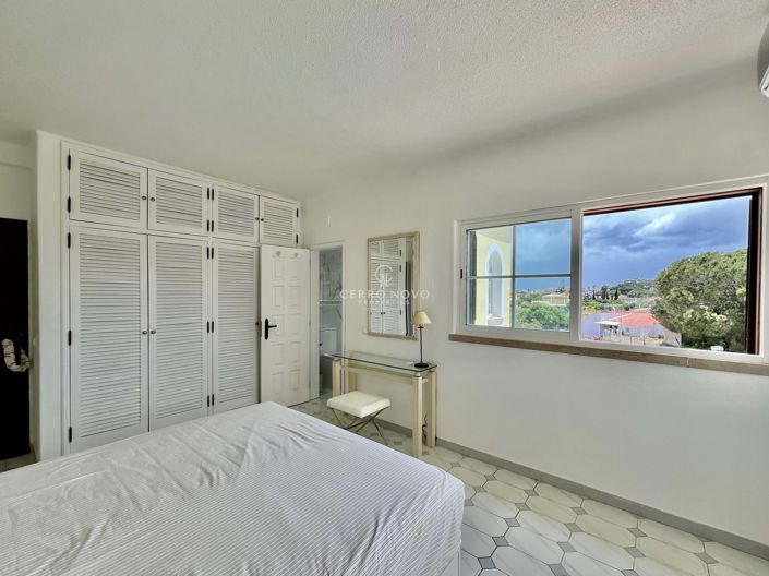 Image No.20-8 Bed Villa for sale