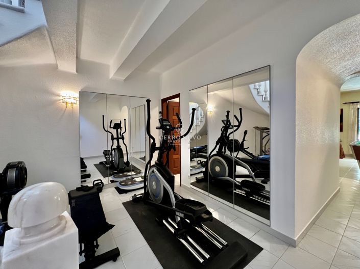 Image No.23-8 Bed Villa for sale