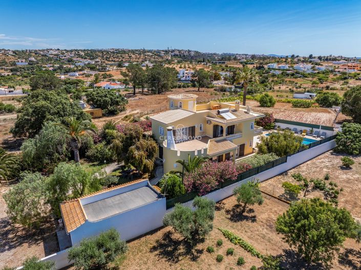 Image No.35-8 Bed Villa for sale