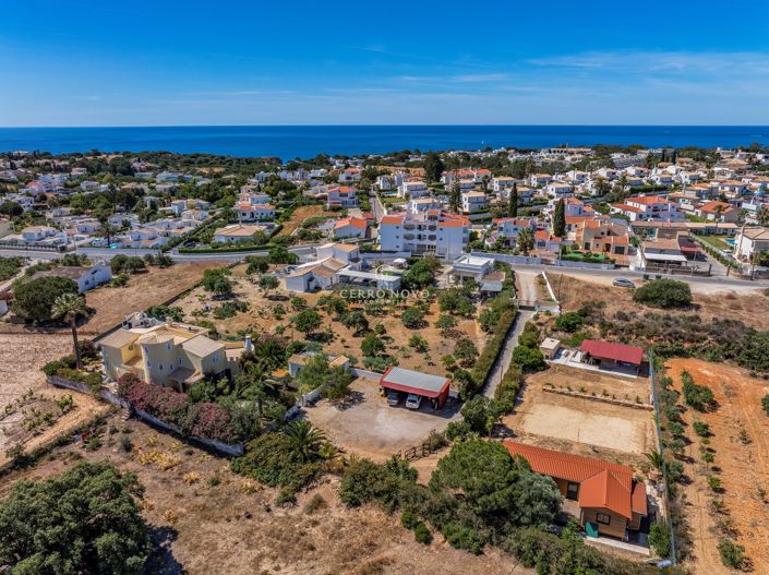 Image No.40-8 Bed Villa for sale