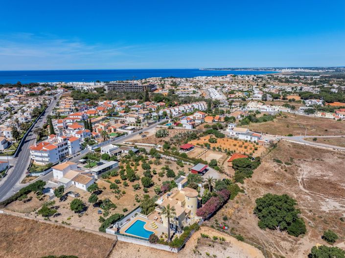 Image No.42-8 Bed Villa for sale