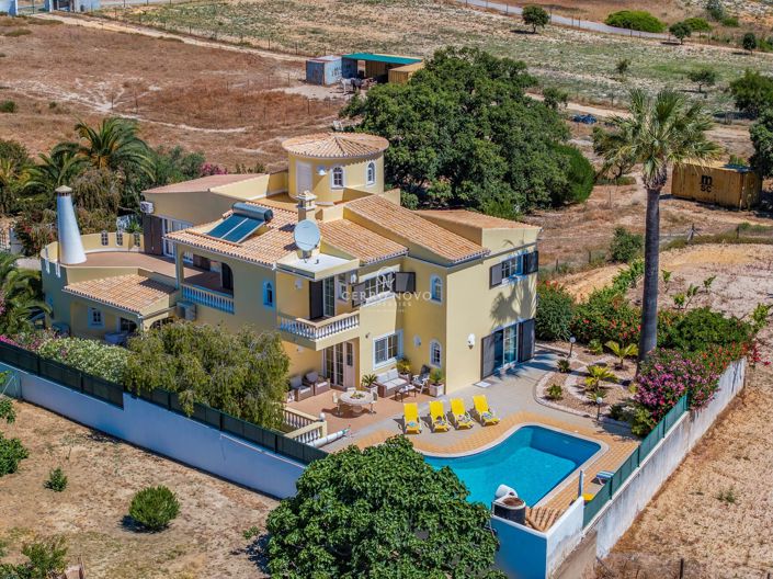 Image No.43-8 Bed Villa for sale