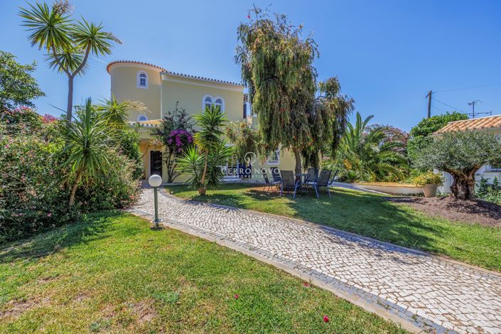 Image No.6-8 Bed Villa for sale