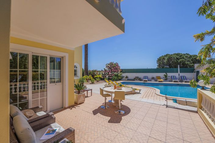 Image No.9-8 Bed Villa for sale