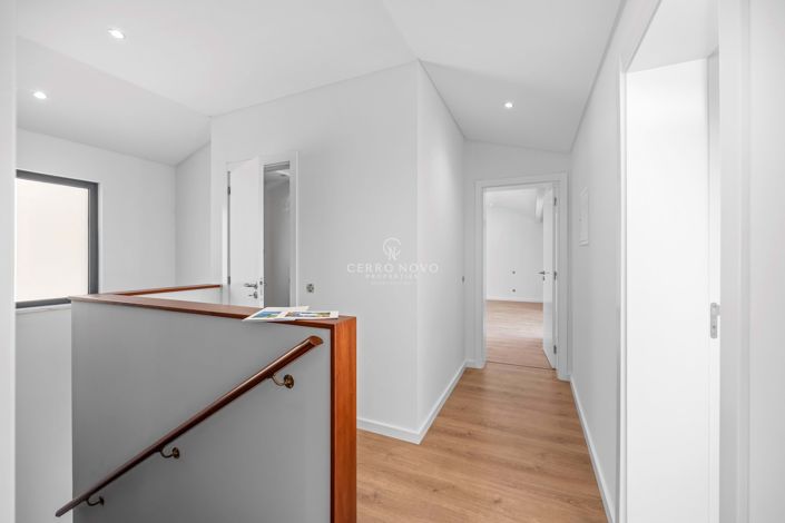 Image No.17-5 Bed Villa for sale