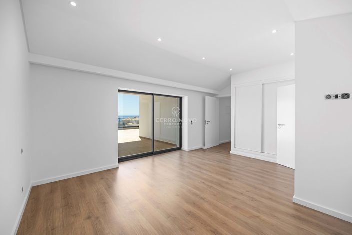 Image No.18-5 Bed Villa for sale