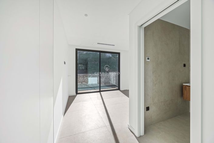 Image No.15-4 Bed Villa for sale