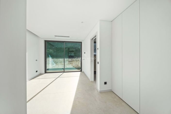 Image No.18-4 Bed Villa for sale