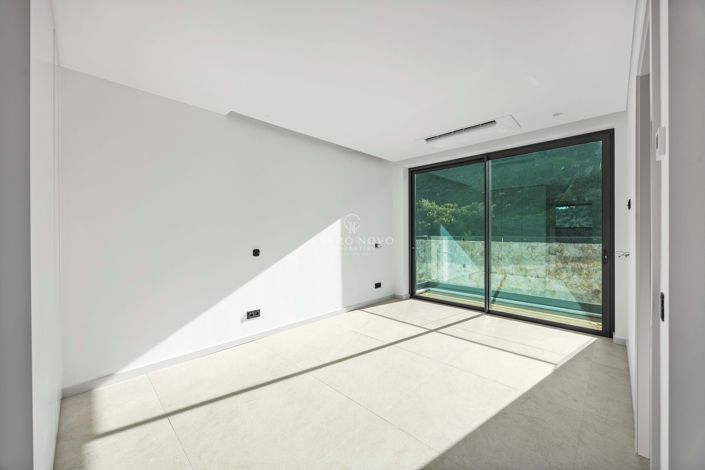 Image No.19-4 Bed Villa for sale