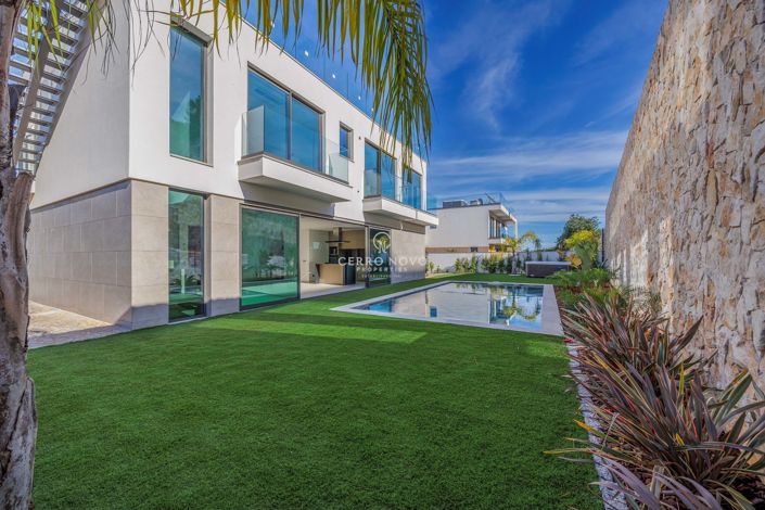 Image No.28-4 Bed Villa for sale