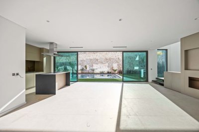 2419-338314-d4a7072701644bd18f6c9ffe77b802fa4