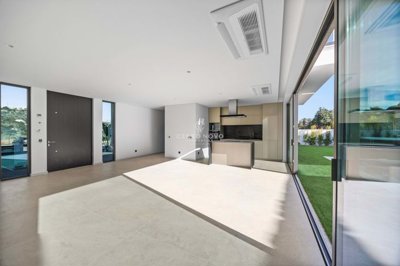 2419-338314-d4a7072701644bd18f6c9ffe77b802fa4