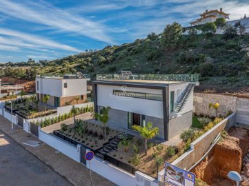 2419-338314-d4a7072701644bd18f6c9ffe77b802fa4