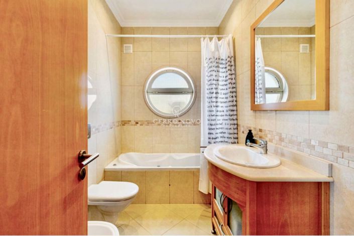 Image No.20-2 Bed Apartment for sale