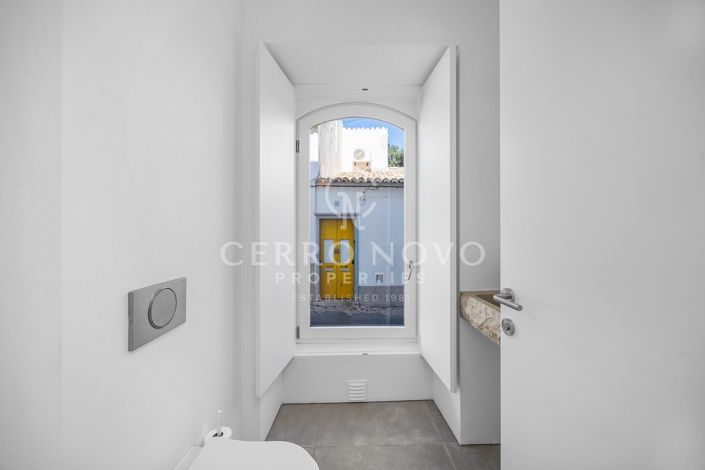 Image No.13-3 Bed Townhouse for sale