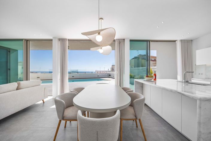 Image No.20-3 Bed Townhouse for sale