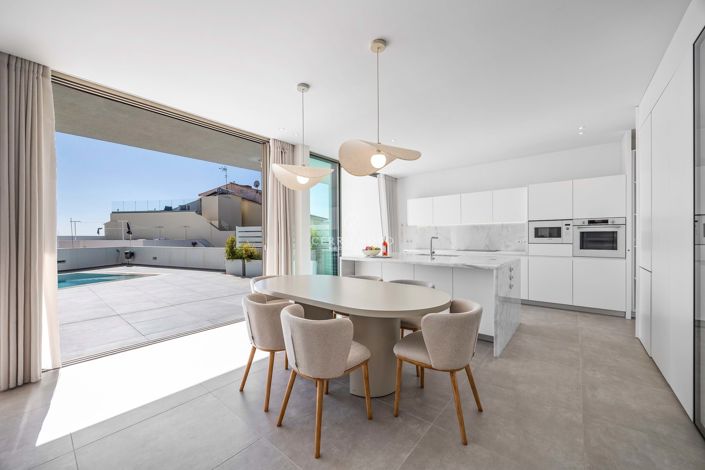 Image No.22-3 Bed Townhouse for sale