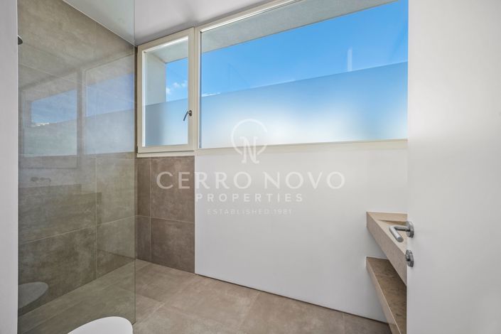 Image No.38-3 Bed Townhouse for sale