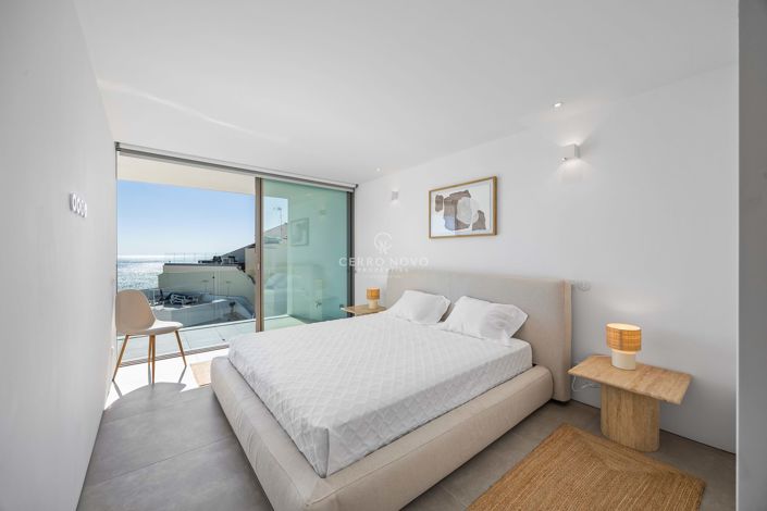 Image No.45-3 Bed Townhouse for sale