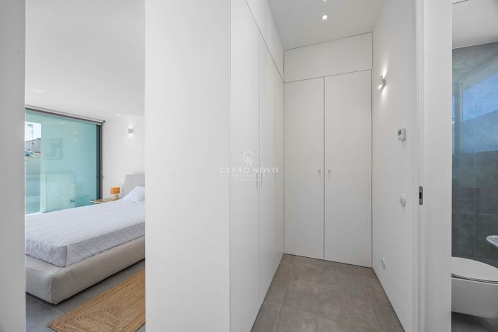 Image No.47-3 Bed Townhouse for sale