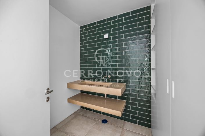 Image No.12-5 Bed Villa for sale