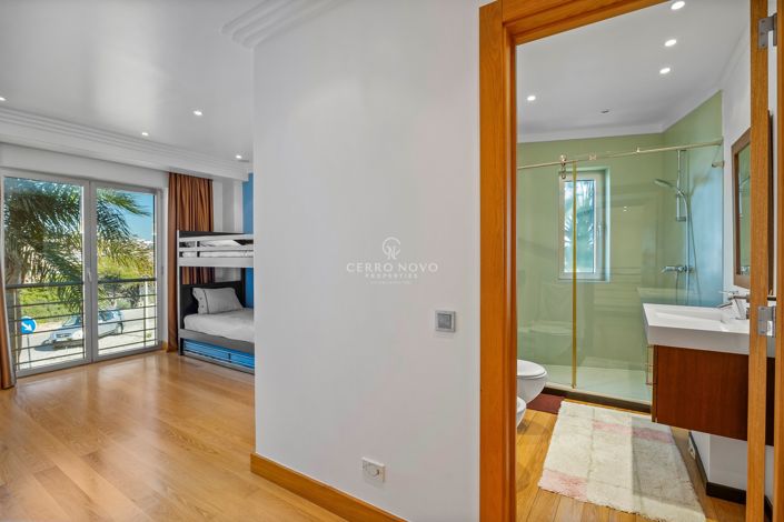Image No.22-5 Bed Villa for sale