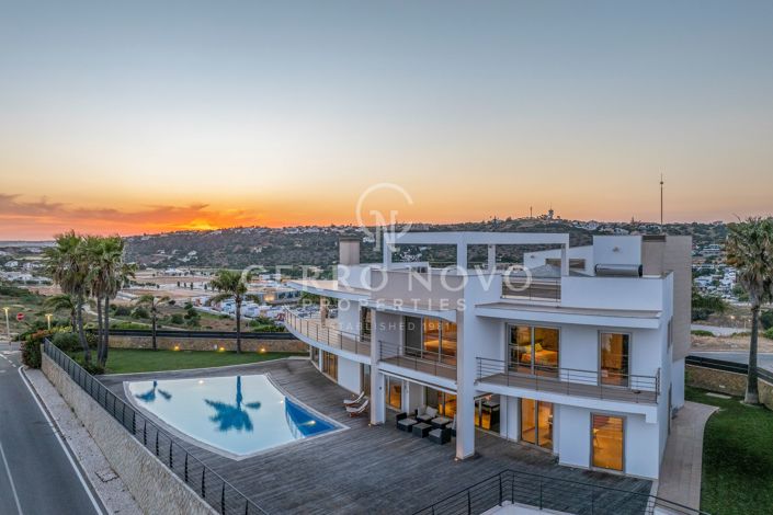 Image No.40-5 Bed Villa for sale