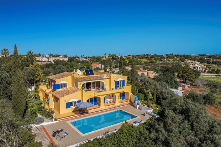Image No.1-6 Bed Villa for sale