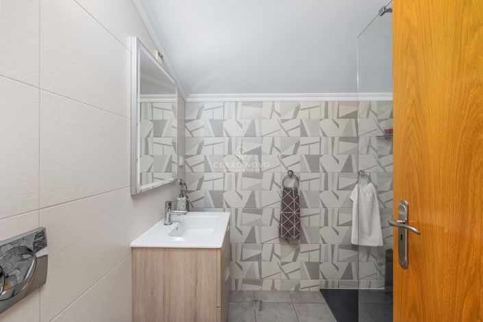 Image No.21-3 Bed Apartment for sale