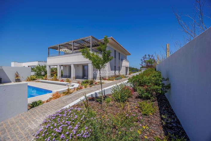 Image No.1-4 Bed Villa for sale