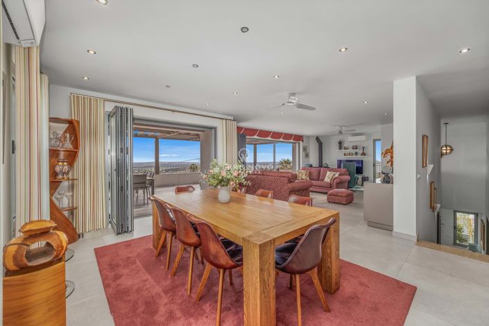 Image No.2-4 Bed Villa for sale