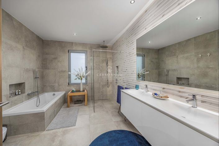 Image No.27-4 Bed Villa for sale