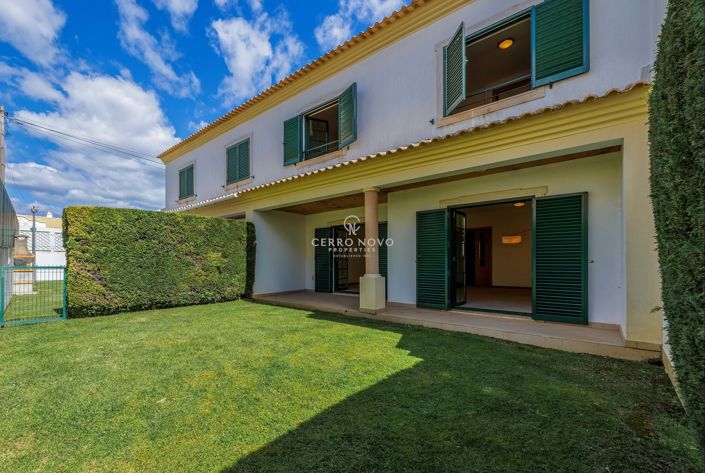 Image No.12-4 Bed Townhouse for sale