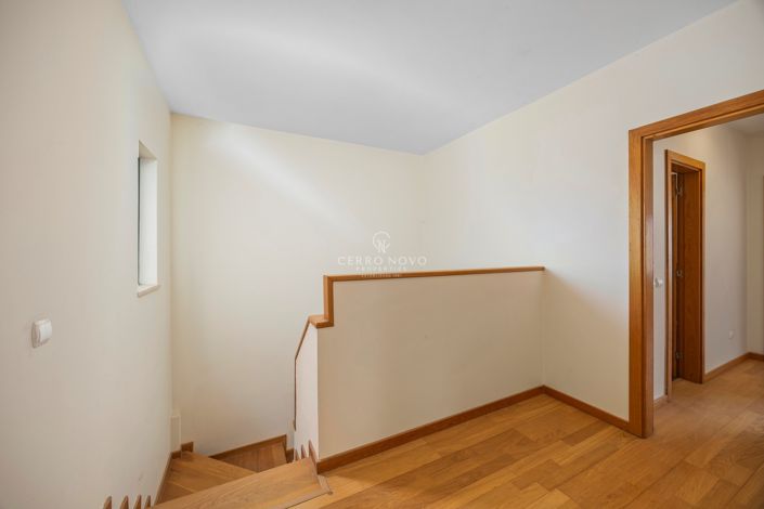 Image No.16-4 Bed Townhouse for sale